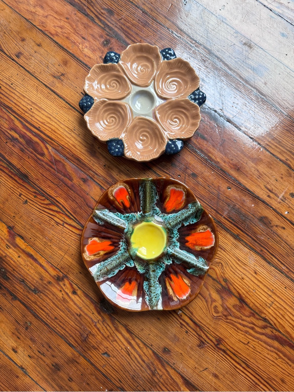 Vintage oyster plates - set of 2